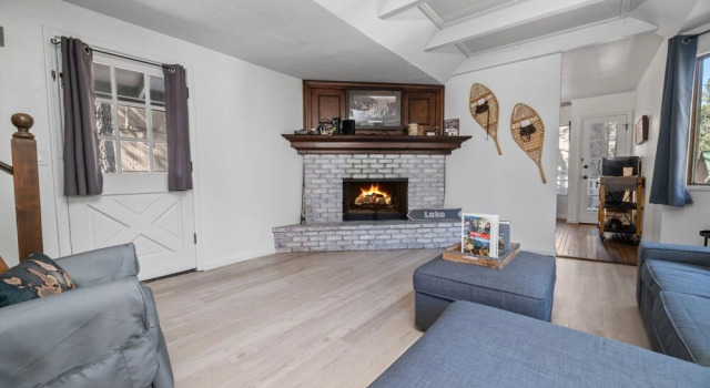 Bluebeary Mountain Cabin - Modern Mountain Home With Blazing Fast Wifi, Close To Everything! 2 Bedroom Cabin