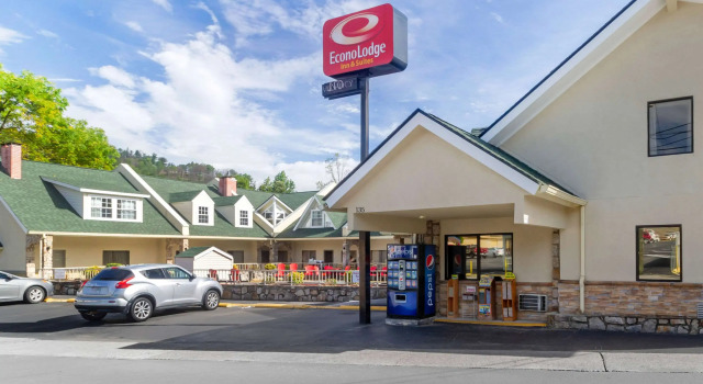 Econo Lodge Inn & Suites Gatlinburg at the Convention Center
