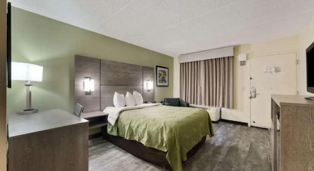 Номер Standard Quality Inn Airport - Southeast