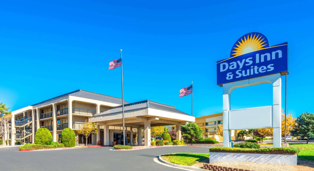 Baymont Inn & Suites Albuquerque North, Rezerwuj Hotel Hotele w Albuquerque z parkingiem, Parking