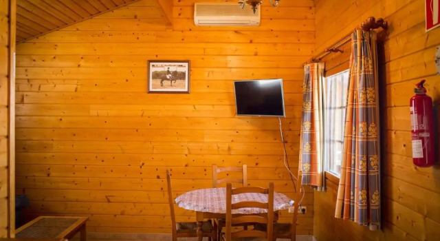 Бунгало Devesa Gardens Camping & Resort