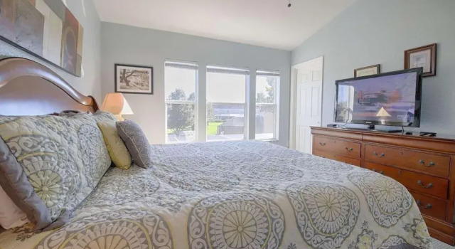 7676 Windsor Hills