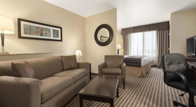 Люкс University Hotel Davis Area by IHG