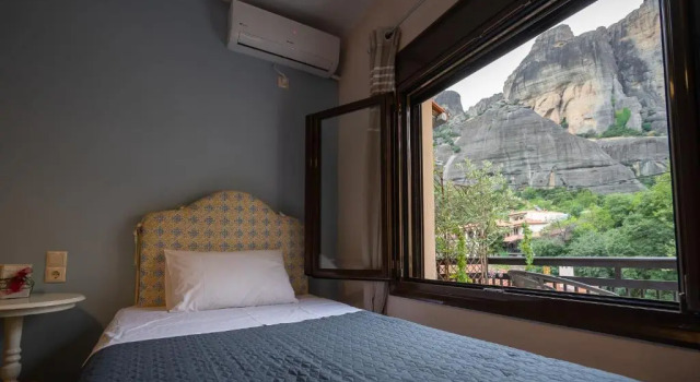 Апартаменты The house under the rocks of Meteora 1