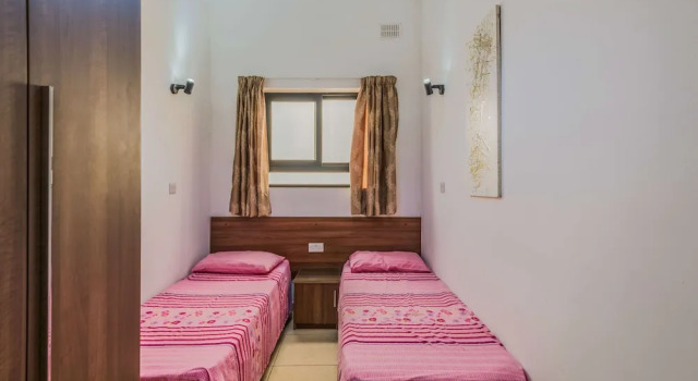 Blue Harbour 1 Seafront Holiday 2-bedroom Apartment With Terrace St Pauls Bay, Buchen Sie Ferienwohnung St. Paul's Bay Malta