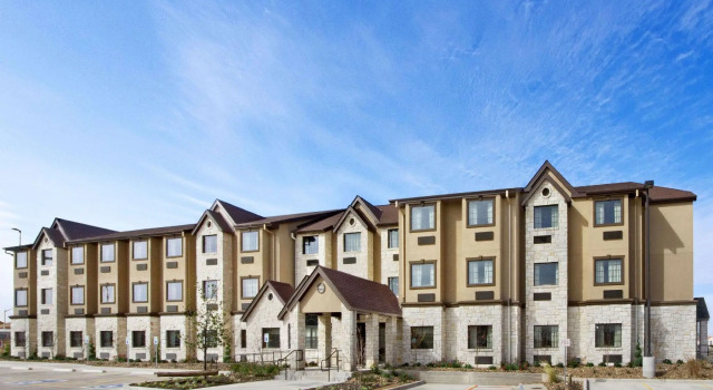 Двухместный номер Standard Microtel Inn & Suites by Wyndham Buda Austin South