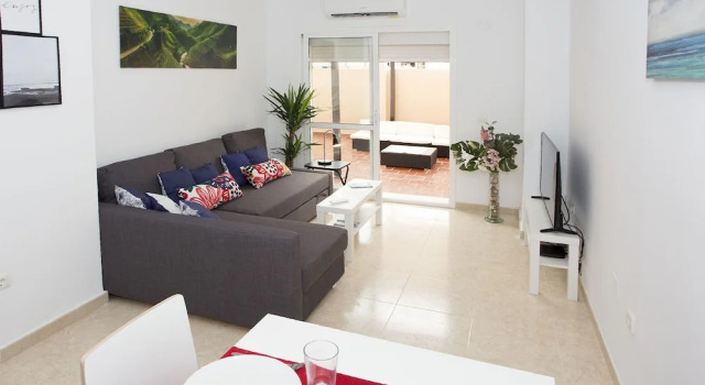 Strawberry & Cherry Apartment, Забронировать Апартаменты/квартира Апартаменты Торремолинос, рядом с Парафия Архангела Михаила, Апартаменты/квартира