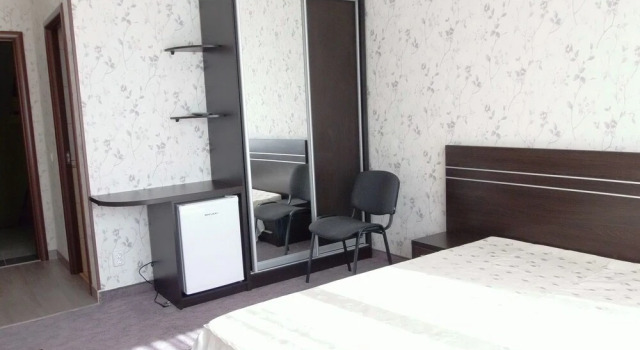 Elena Guest House, Забронировать Гостевой дом Отели Кудепста с парковкой, рядом с Пляж Робинзон (Центральный), Парковка