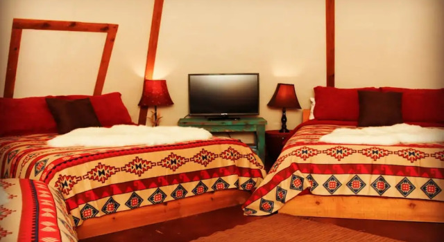 Geronimo Creek Retreat- Tipi 2 Red Fox, Забронировать Дом для отпуска Сегин Greater San Antonio
