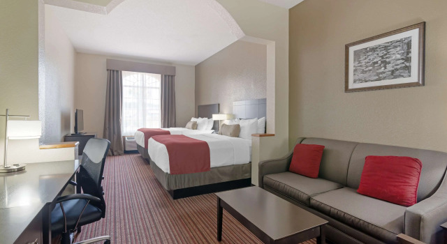 Четырёхместный люкс Best Western Plus Bradbury Inn and Suites