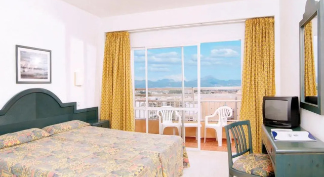 Одноместный номер Standard tent Bahia de Palma
