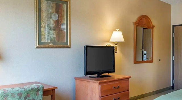 Люкс Quality Inn Brookings-University