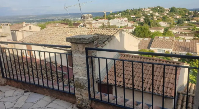 Maison de village de 98 m2 typiquement provençale, Rezerwuj Hotel Hotele i noclegi w Pierrevert, Hotel