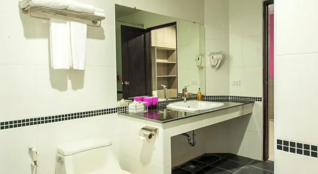 Двухместный номер Standard R-Con Wong Amat Suite