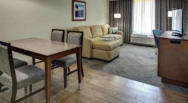 Двухместный люкс Hampton Inn & Suites at Lake Mary Colonial Townpark