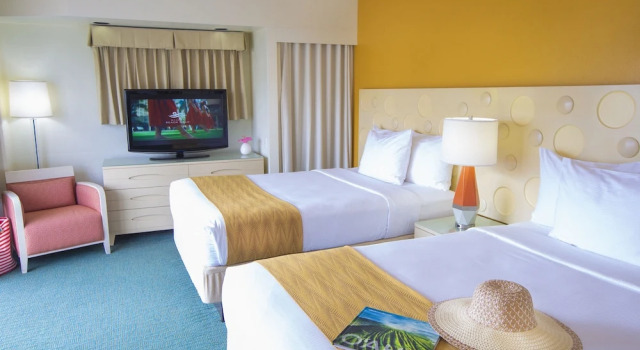 Двухместный номер с видом на горы Coconut Waikiki Hotel