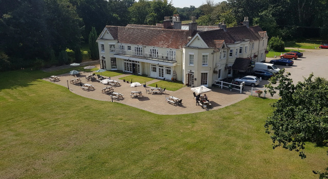Tyrrells Ford Country Inn  Hotel, Book Hotel Christchurch Dorset