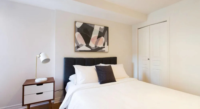 Fresh & Styled 2 Bedroom Apt in Mile End, Rezervați Hotel Montréal Quebec, aproape de Outremont