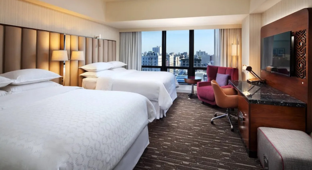 Четырёхместный номер Deluxe с видом на город Sheraton Grand Los Angeles