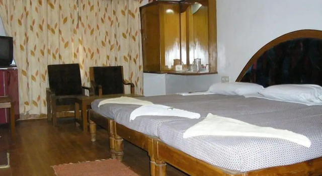 Одноместный номер Economy Iroomz Shanbhag Towers International