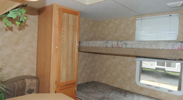 Lake George Escape - Campground, Buchen Sie Campingplatz Hotels in New York State mit Pool, Schwimmbad
