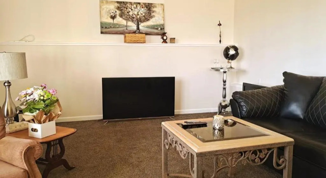 2 bedroom lake/Mountain view near Shannon Lake golf and park, Buchen Sie Hotel West Kelowna 