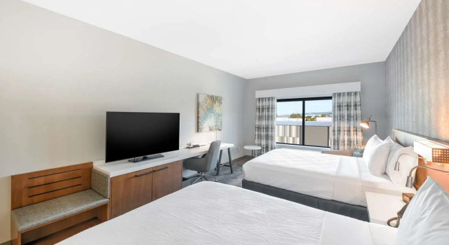 Четырёхместный номер Standard с видом на горы Hilton Garden Inn Fremont Milpitas