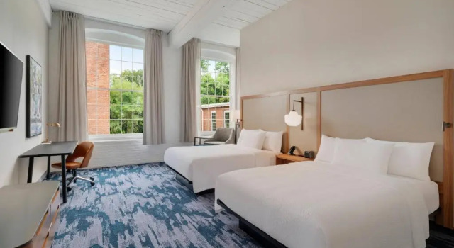 Двухместный номер Standard Fairfield Inn & Suites Madison Historic Eagle Cotton Mill