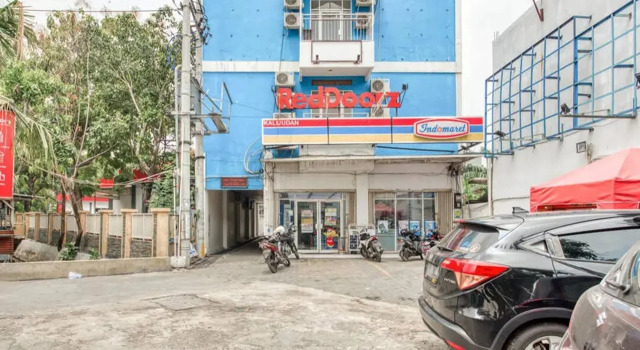 RedDoorz near Pantai Ria Kenjeran