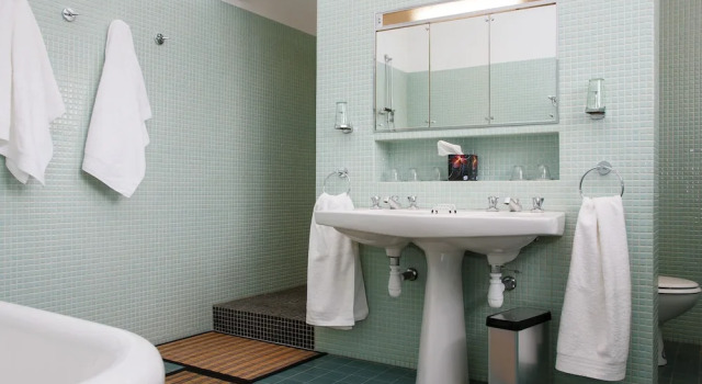 Пятиместный номер Standard с балконом Villa Ayrault