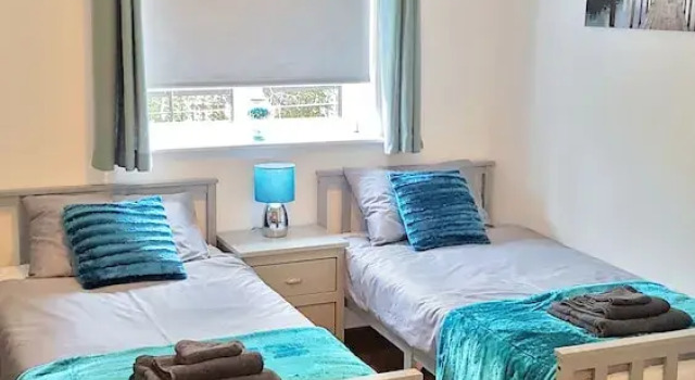 Spacious Bright and Modern Living, Varaa Huoneisto Asunnot kohteessa Merseyside, Huoneisto
