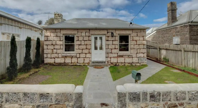 Magnetic Cottage circa: 1850's