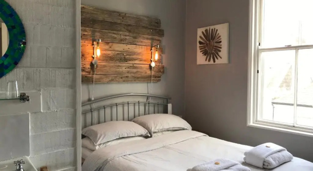 Kelston Guest House, Забронировать Гостевой дом Гостевые дома Уэймут, рядом с Пляж Гринхилл, Гостевой дом