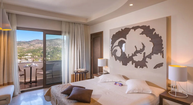 Номер Superior с балконом и с частичным видом на море Sivota Diamond Spa Resort