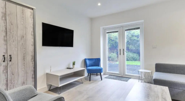 Коттедж 3 Bed Refurbished, Modern House, WiFi, Patio area