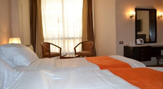 Heliopark, Rezervovat Hotel Heliopolis 