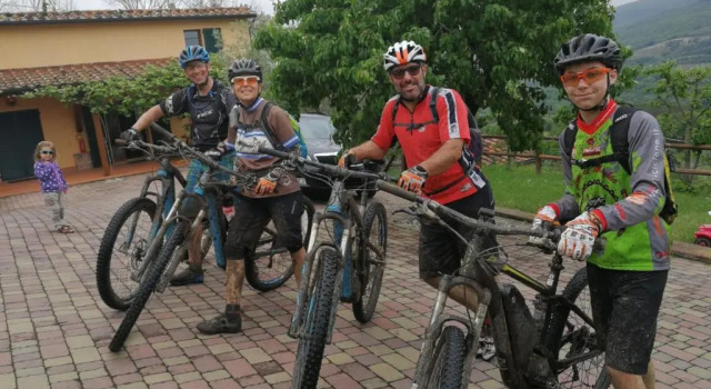 Апартаменты Agriturismo Bike Hotel Podere Giarlinga