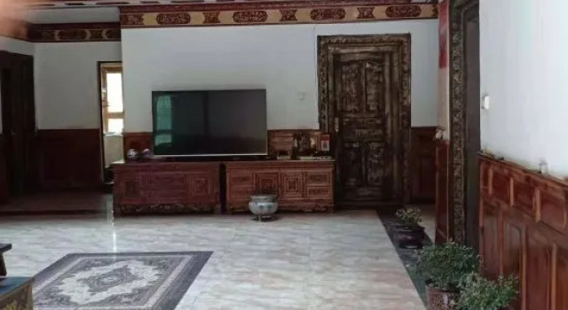 Danba Jiangji B & B