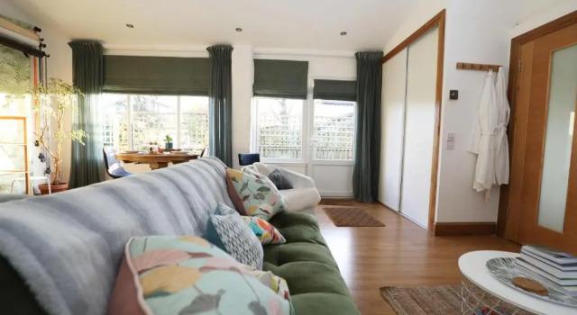 Garden Studio in Biggar, Забронировать Отель Отели Ланаркшир с парковкой, Парковка
