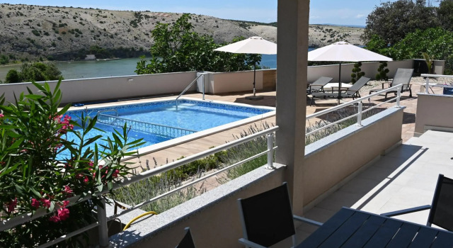 Villa Gehl, Varaa Villa Hotellit Kvarner Islands uima-altaalla, Uima-allas
