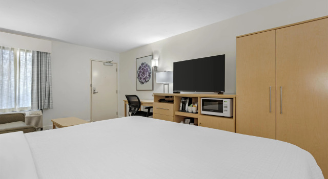 Двухместный номер Standard с видом на горы Best Western Plus South Coast Inn