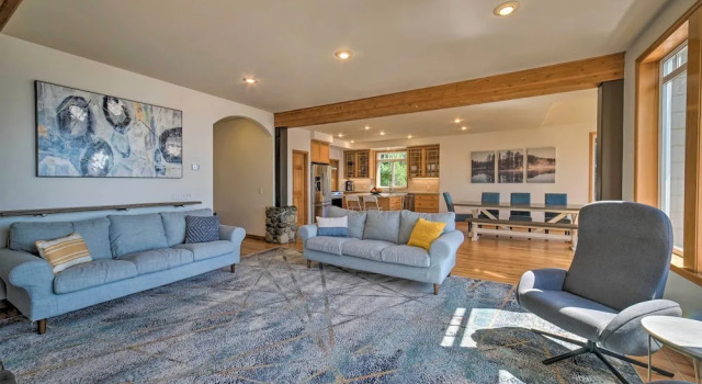 Spacious Lake Stevens Home w/ Fire Pit, Patio, Забронировать Дом для отпуска Лейк Стивенс штат Вашингтон