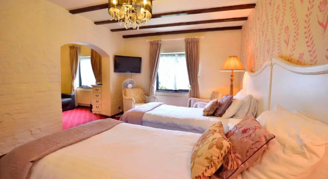 Двухместный номер Superior The Roundabout Hotel
