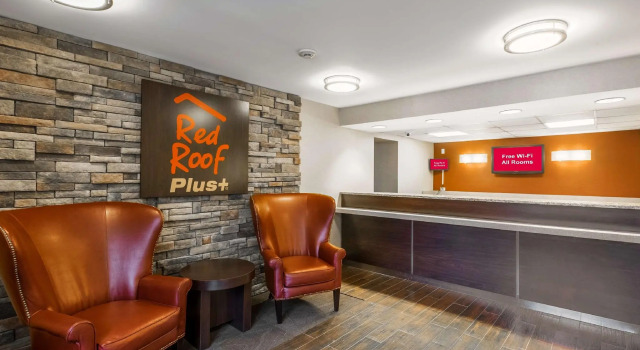 Red Roof Inn PLUS+ South Deerfield - Amherst, Забронировать Отель Саут-Дирфилд 