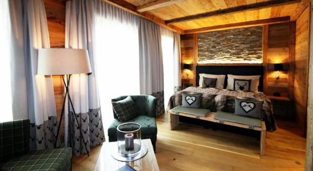 Номер Deluxe Amber Hotel