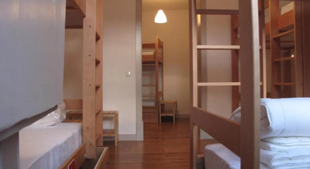 Кровать в общем номере Inn Possible Lisbon Hostel