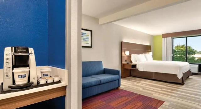 Одноместный люкс Holiday Inn Express Hotel & Suites Lavonia by IHG