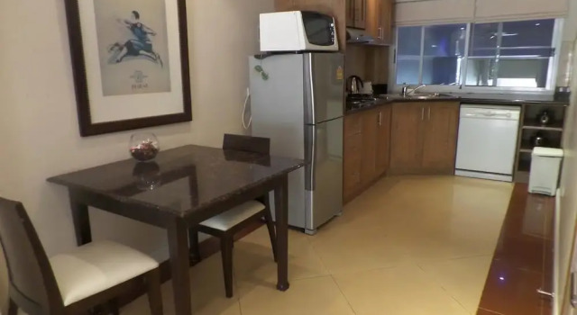 Апартаменты c 1 комнатой с балконом Westbury Residence