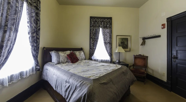 Номер Comfort Grand Victorian Inn