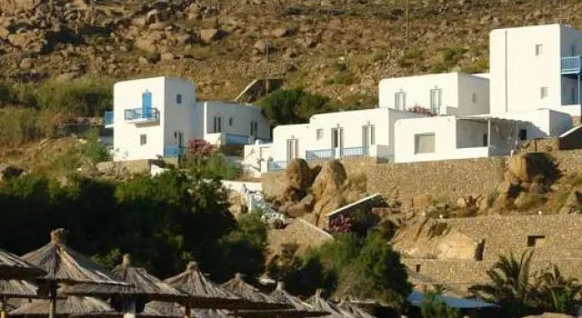 Полулюкс Super Paradise Hotel